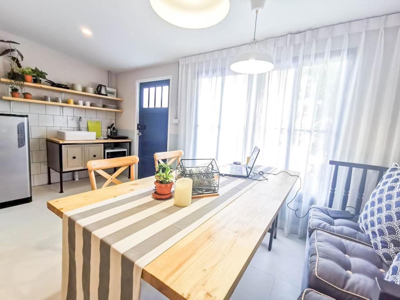 Snoozy Guesthouse Пхукет Екстер'єр фото
