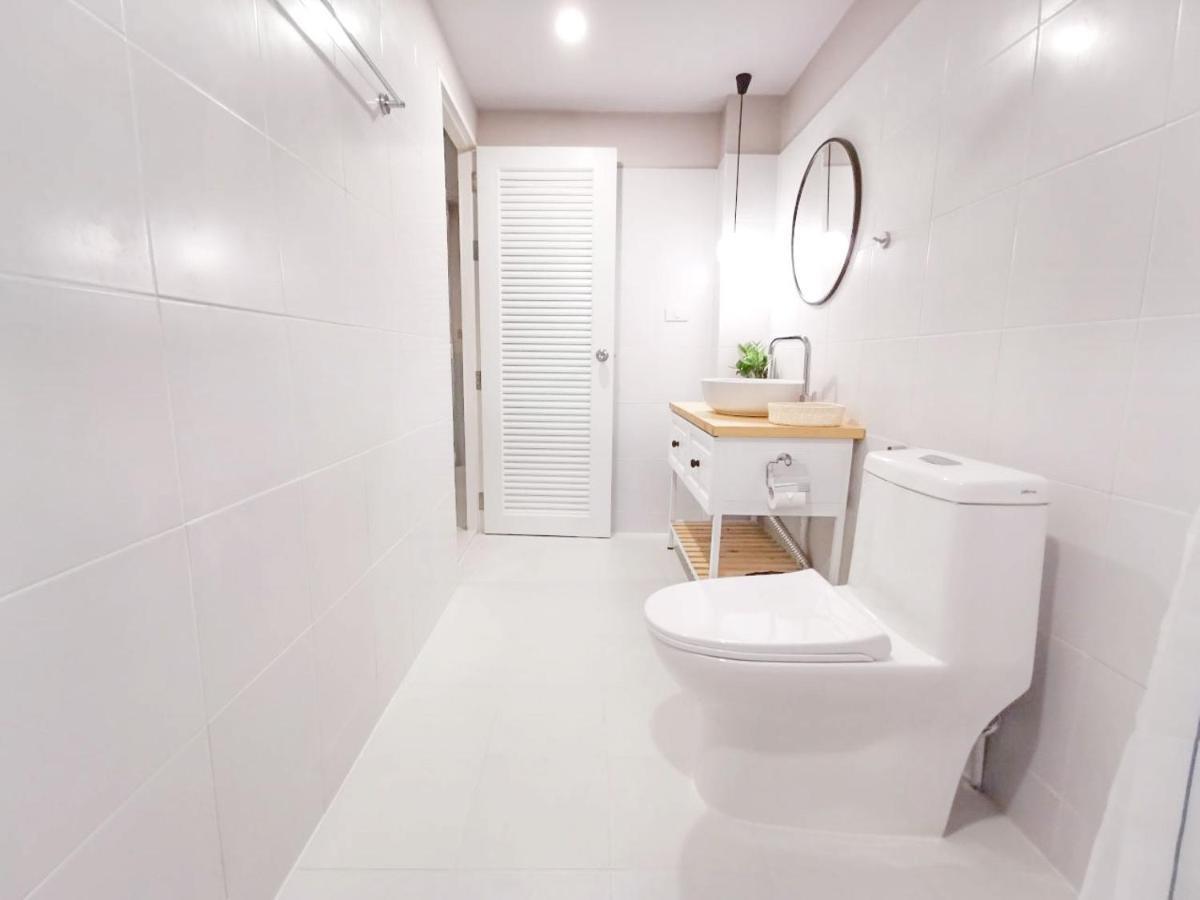 Snoozy Guesthouse Пхукет Екстер'єр фото