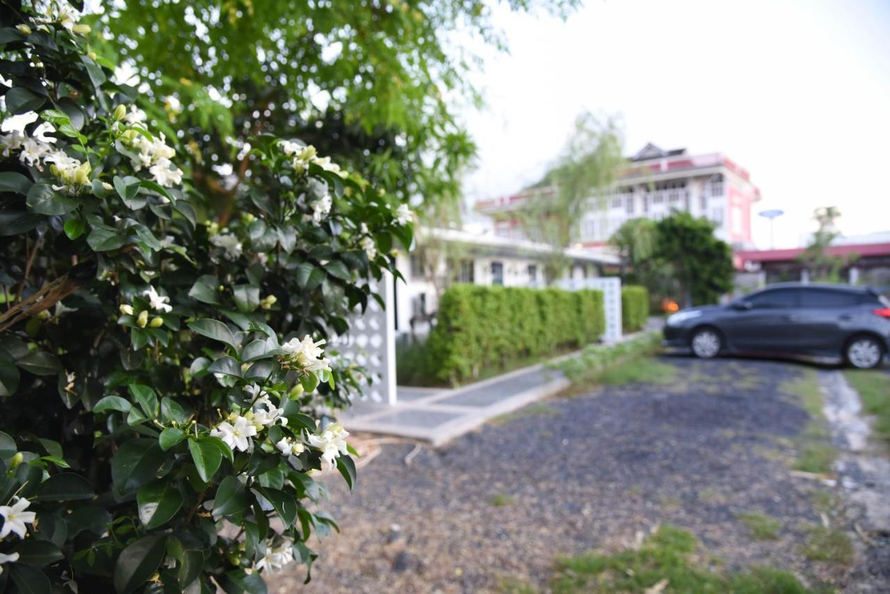 Snoozy Guesthouse Пхукет Екстер'єр фото